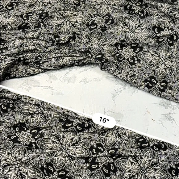 Torrid Black and White Floral Jumpsuit size 2X - Picture 8 of 12